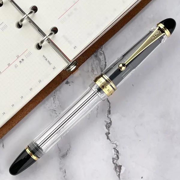 Pilot Custom 823